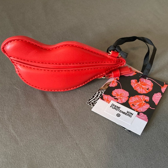 Diane von Furstenberg DVF for Target Lips Coin Pouch Zipper Red NEW - Picture 1 of 7
